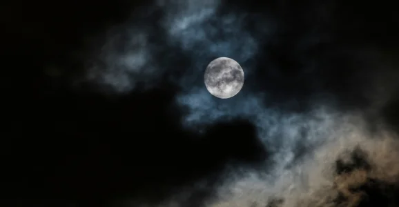 Christmas Ghost Stories – Tales of Christmas Past